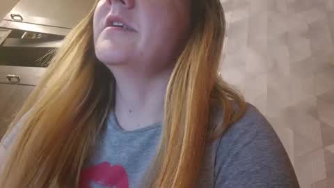 Snapshot of estrellawalters chatting on 05-17-26, 10:33 estrellawalters online show from 05-17-26, 10:33