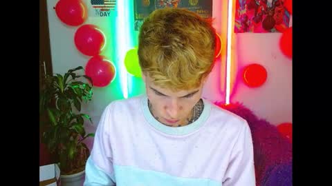 Snapshot of estrellita__jordan chatting on 02-16-25, 04:42 JORDAN online show from 02-16-25, 04:42