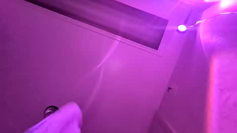 et528007 online show from 09-18-25, 02:19