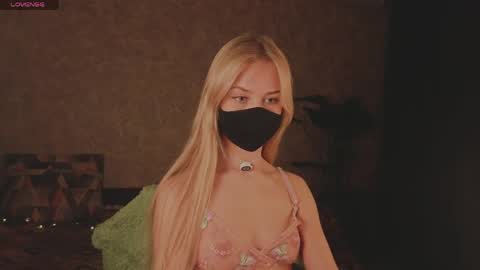 Sophia online show from 04-13-26, 10:37