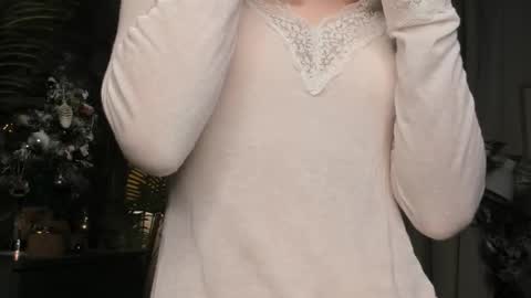 Natalie online show from 12-22-25, 05:48