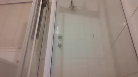 ET online show from 11-16-25, 04:45