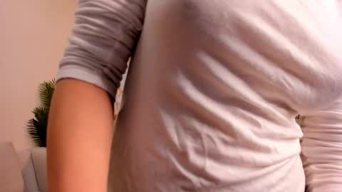 Snapshot of ethalellson chatting on 10-13-25, 11:10 Jessi online show from 10-13-25, 11:10