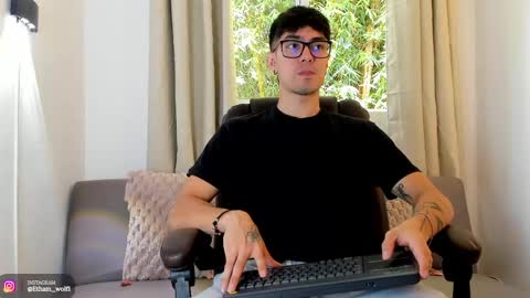 etham_wolf1 online show from 04-25-26, 03:31