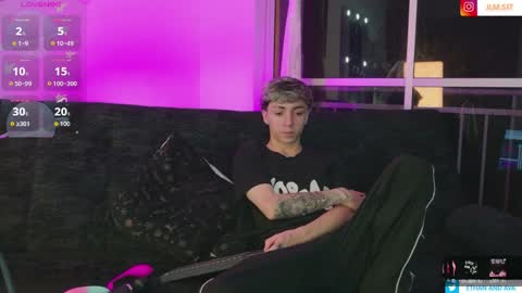 Snapshot of ethan_and_ava chatting on 05-15-26, 02:29 ethan and ava online show from 05-15-26, 02:29