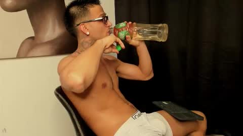 Snapshot of ethan_devis7 chatting on 01-18-26, 09:40 Ethan - Independent model online show from 01-18-26, 09:40