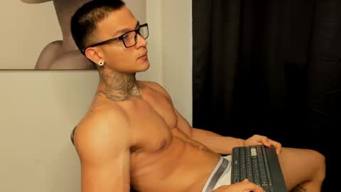 Snapshot of ethan_devis7 chatting on 05-27-26, 08:50 Ethan - Independent model online show from 05-27-26, 08:50