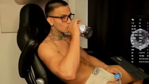 Snapshot of ethan_devis7 chatting on 06-15-26, 08:22 Ethan - Independent model online show from 06-15-26, 08:22