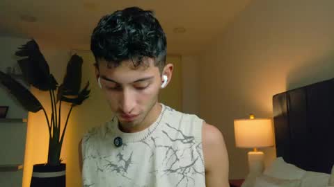 Snapshot of ethan_skiny_ chatting on 05-20-26, 04:51 Joan online show from 05-20-26, 04:51