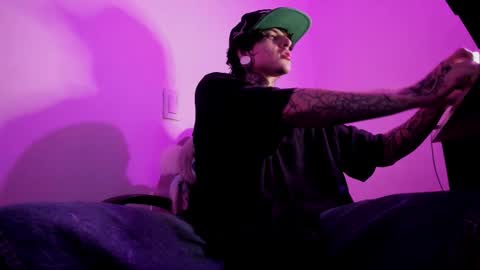 Ethan sykes online show from 09-28-25, 03:23