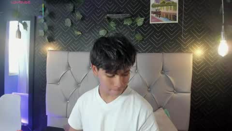 Snapshot of ethan_westt chatting on 05-18-26, 09:42 Ethan online show from 05-18-26, 09:42