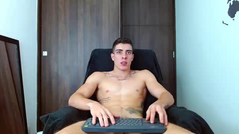 ethangreey1 online show from 12-12-24, 08:43