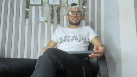 Snapshot of ethangrey_ chatting on 12-20-25, 11:17 Ethan Grey online show from 12-20-25, 11:17