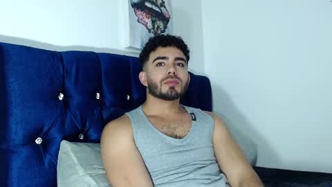 Snapshot of ethanhairy chatting on 02-21-25, 11:43 Ethan online show from 02-21-25, 11:43