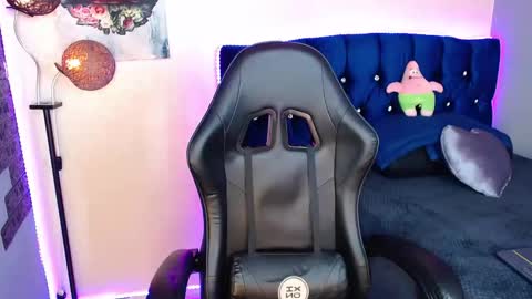 Snapshot of ethanhairy chatting on 05-16-26, 07:45 Ethan online show from 05-16-26, 07:45