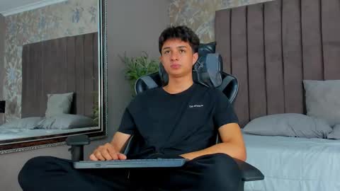 ethanlowell online show from 09-24-25, 05:44