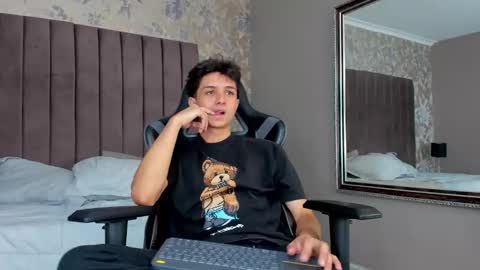 ethanlowell online show from 11-21-25, 05:17