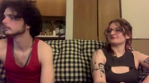 Snapshot of ethb0211 chatting on 04-05-26, 03:47 ethb0211 online show from 04-05-26, 03:47