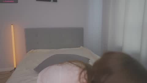 Snapshot of ettennayt chatting on 03-11-25, 12:28 Hello I am AliseNext stream - 1700 GTM1 online show from 03-11-25, 12:28