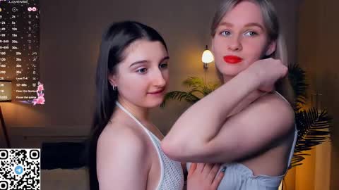 Snapshot of eugeniabrainard chatting on 02-09-25, 07:52 Kira and Kamila online show from 02-09-25, 07:52