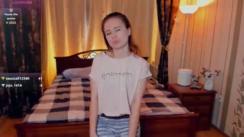 Snapshot of eugeniabrainard chatting on 10-03-25, 08:00 Kira and Kamila online show from 10-03-25, 08:00