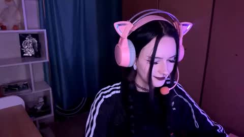 Snapshot of eunabiddlecome chatting on 02-16-26, 12:01 Kate online show from 02-16-26, 12:01