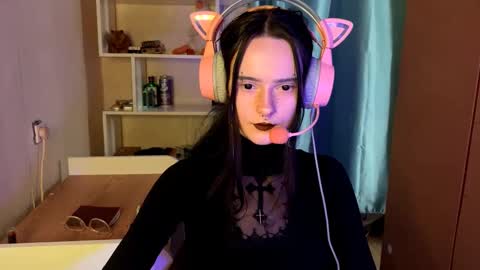 Snapshot of eunabiddlecome chatting on 02-18-26, 11:06 Kate online show from 02-18-26, 11:06