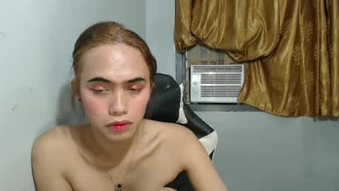 Snapshot of euniceariella21 chatting on 01-15-25, 06:29 YELLA online show from 01-15-25, 06:29