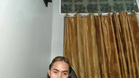 Snapshot of euniceariella21 chatting on 02-10-25, 04:14 YELLA online show from 02-10-25, 04:14