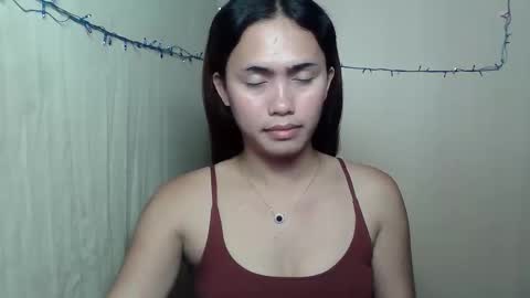 Snapshot of euniceariella21 chatting on 10-17-25, 10:18 YELLA online show from 10-17-25, 10:18