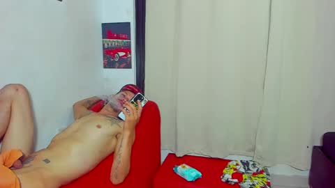 Snapshot of euphoriaparty chatting on 04-08-26, 02:22 andres carlos and sexy girl Valentina and Poala online show from 04-08-26, 02:22