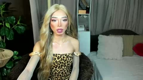Snapshot of euphoric_goddess chatting on 06-13-26, 10:57 euphoric_goddess online show from 06-13-26, 10:57