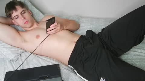 Snapshot of europeanjock chatting on 10-24-25, 03:30 europeanjock online show from 10-24-25, 03:30