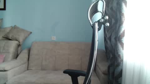 eva2323 online show from 02-05-25, 08:21