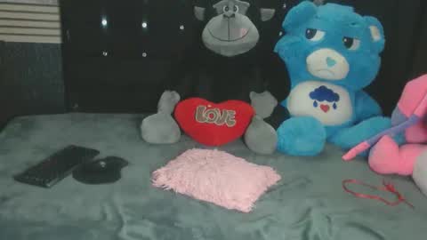 Snapshot of eva_06 chatting on 04-08-26, 10:43 eva_06 online show from 04-08-26, 10:43