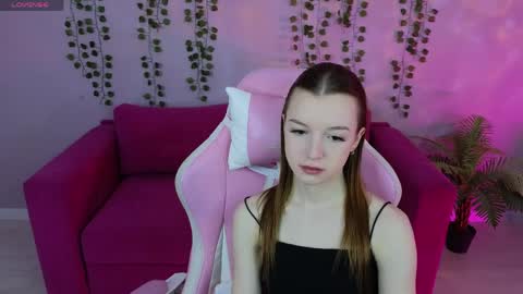 Snapshot of eva__thompson chatting on 05-13-26, 01:14 Eva online show from 05-13-26, 01:14