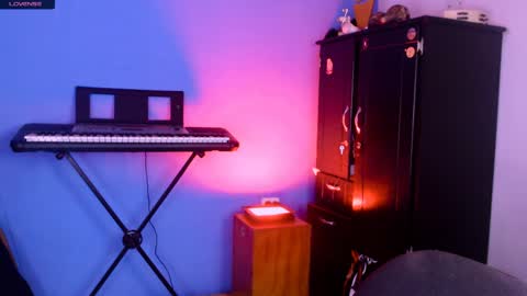 Iris Smile  independent model online show from 04-16-26, 05:47