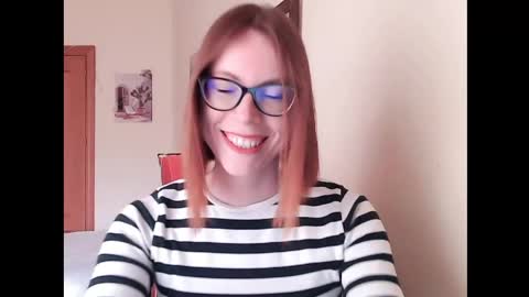 Snapshot of eva_cutesmile chatting on 05-05-26, 05:10 Eva online show from 05-05-26, 05:10
