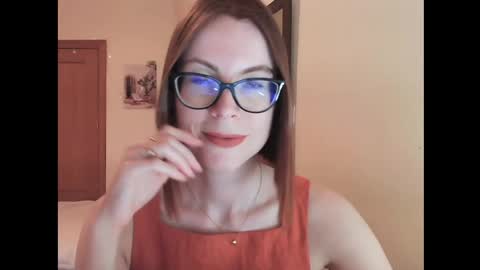 Snapshot of eva_cutesmile chatting on 05-25-26, 06:47 Eva online show from 05-25-26, 06:47