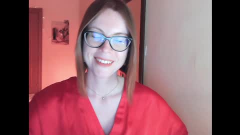 Snapshot of eva_cutesmile chatting on 05-27-26, 07:33 Eva online show from 05-27-26, 07:33