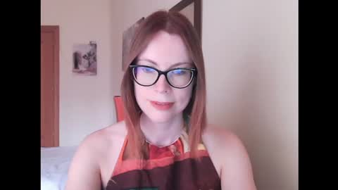 Snapshot of eva_cutesmile chatting on 06-17-26, 06:42 Eva online show from 06-17-26, 06:42