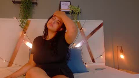 Snapshot of eva_daemon chatting on 05-17-26, 12:01 EVA DAEMON online show from 05-17-26, 12:01