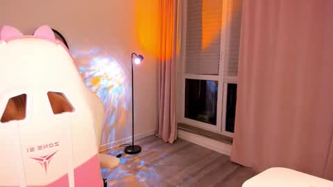 Snapshot of eva_davi chatting on 03-16-26, 02:28 Eva Davis online show from 03-16-26, 02:28