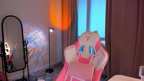 Snapshot of eva_davi chatting on 03-16-26, 05:44 Eva Davis online show from 03-16-26, 05:44