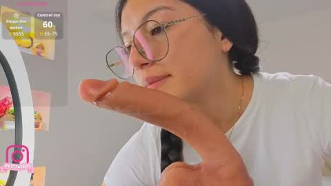 Eva online show from 04-23-26, 12:29