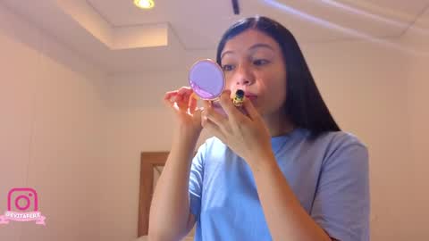 Snapshot of eva_depp_ chatting on 05-11-26, 10:10 Eva online show from 05-11-26, 10:10