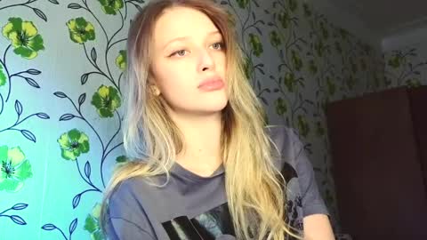 Evvie online show from 05-31-26, 03:26