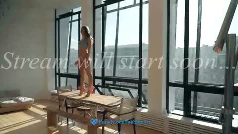 Snapshot of eva_fashionista chatting on 06-15-26, 08:55 Eva online show from 06-15-26, 08:55