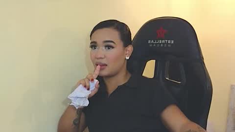 Eva Foxs  online show from 11-24-25, 10:53