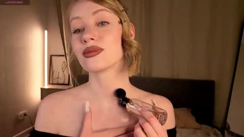 Snapshot of eva_hamilton chatting on 05-09-26, 01:00 eva hamilton online show from 05-09-26, 01:00